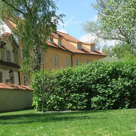 Apartment Garden Castle Prague