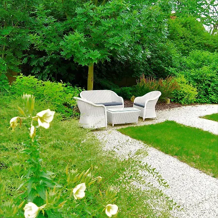 Apartment Garden Castle *